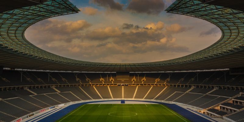 Khu vực chấm phạt đền trên sân là gì?